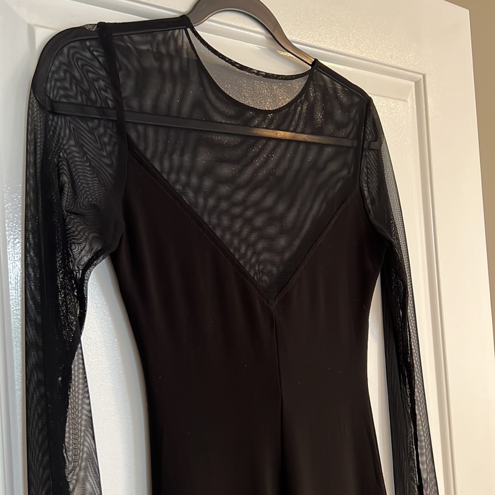 Stunning cocktail dress with sheer sleeves - Picture 2 of 3
